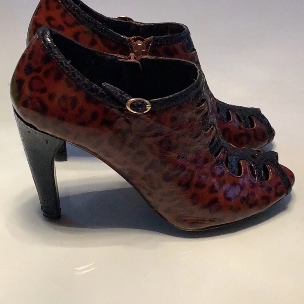 Sam Edelman - Picture 2 of 3